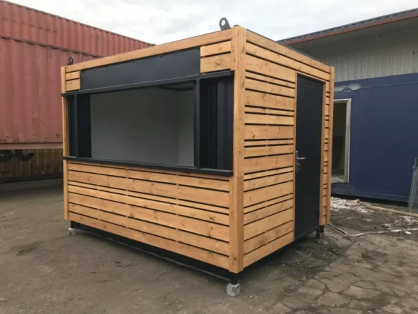 10ft x 8ft cladded food drink outlet shipping container4 1024x768