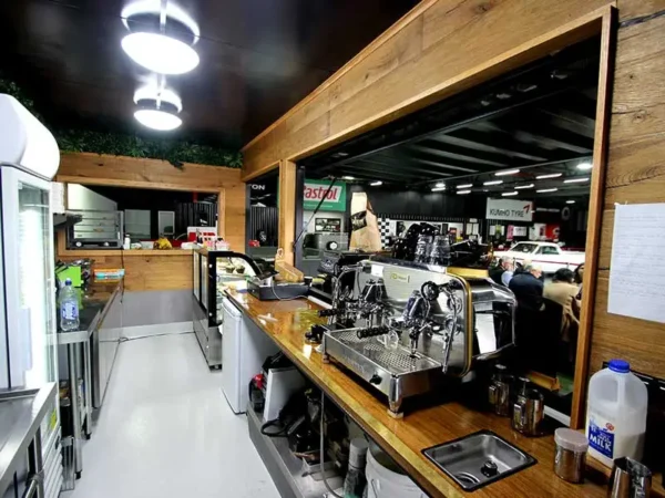 container cafe 11