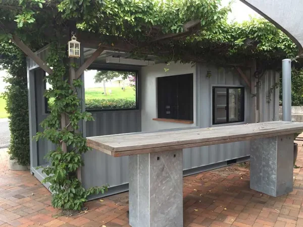 container cafe 18